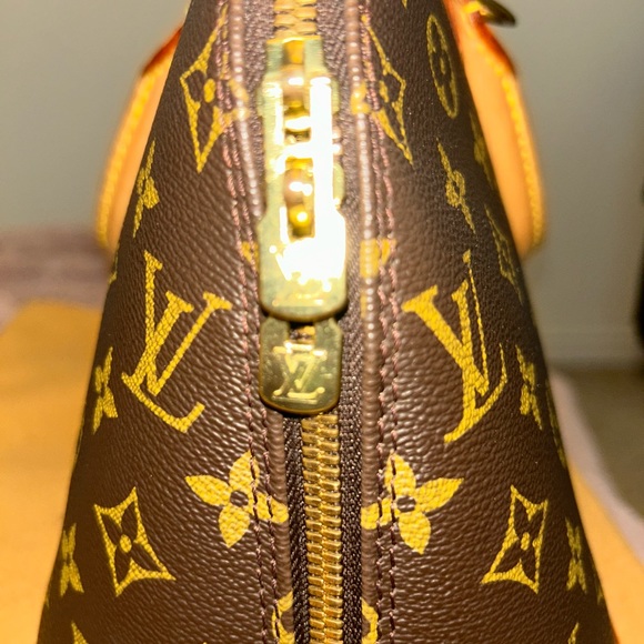 LOUIS VUITTON BAG - Picture 5 of 10